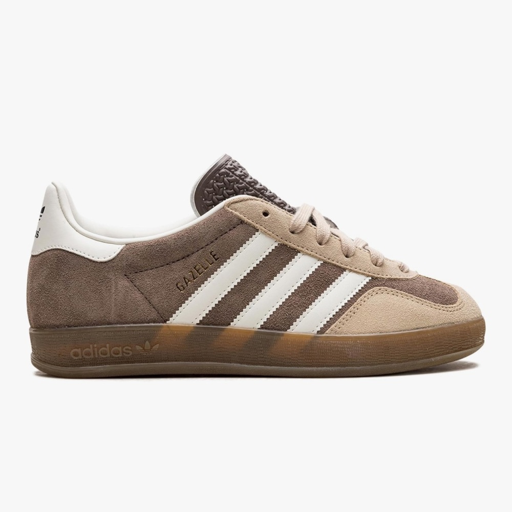 Adidas gazelle in Earth Strata and Cloud White. Worn only 2-3 times.